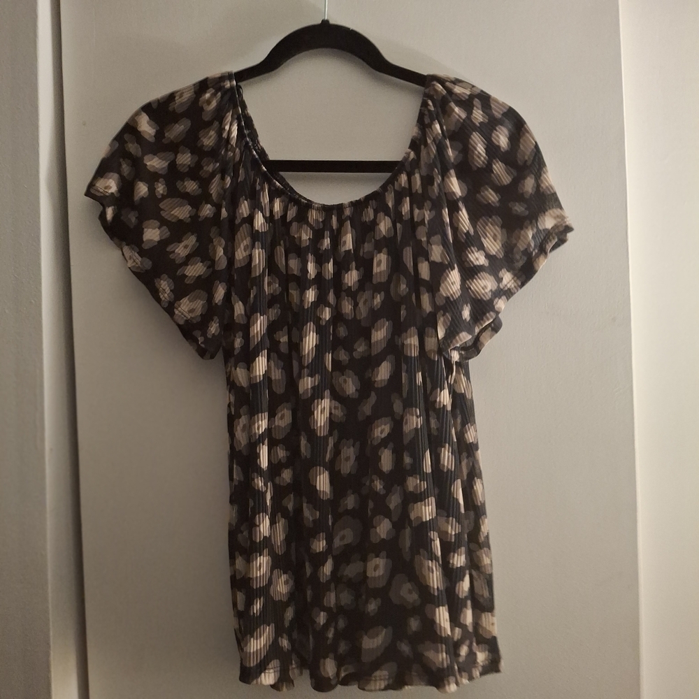 W5 Women's Stylish Black and Cream Patterned Short Sleeve Women's Top